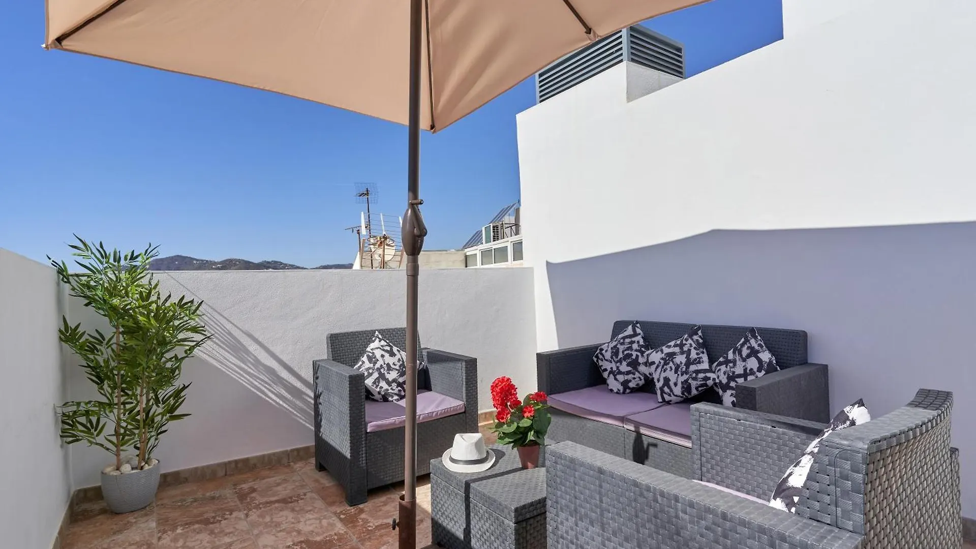 Nerja Boutique B1 Street Level Apartment 0*,